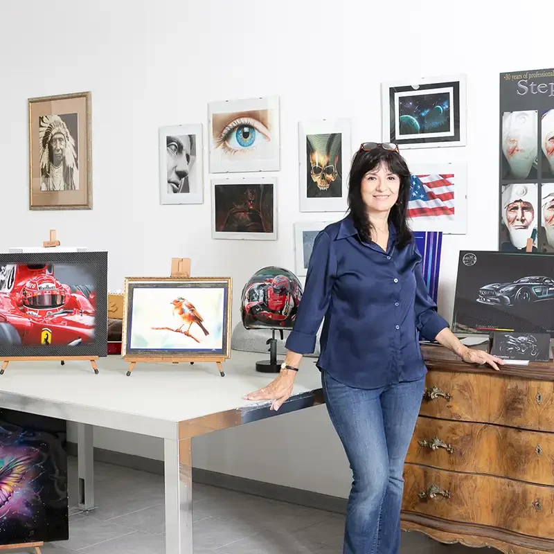 Lorena Straffi artista miniaturista aerografista docente Scuola delle Arti